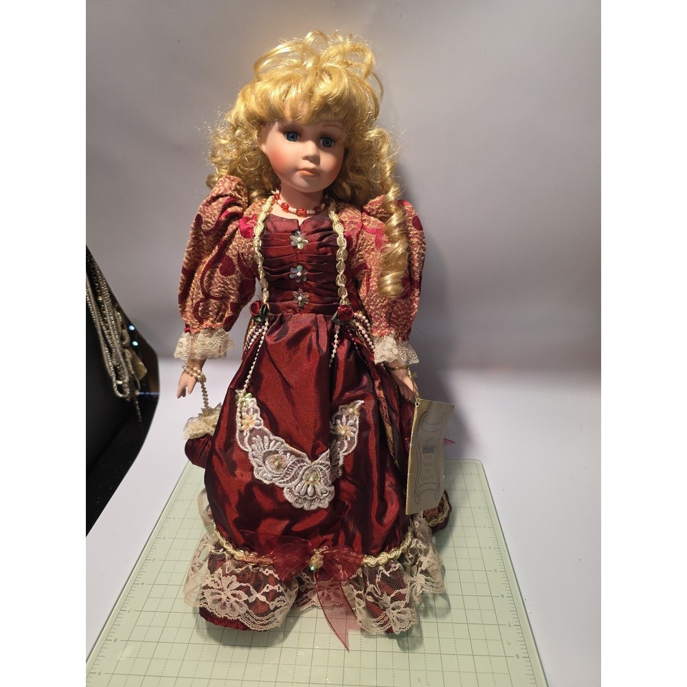 Seymour Mann Connoisseur Collection Doll 17"‎ Porcelain w/ Handbag Original Tag